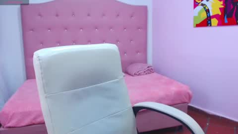 Snapshot of vic_nahomy chatting on 1, 2, 2025 nahomy online show from 1, 2, 2025