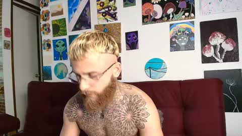 Snapshot of vickingcock7 chatting on 14, 10, 2025 vickingcock7 online show from 14, 10, 2025