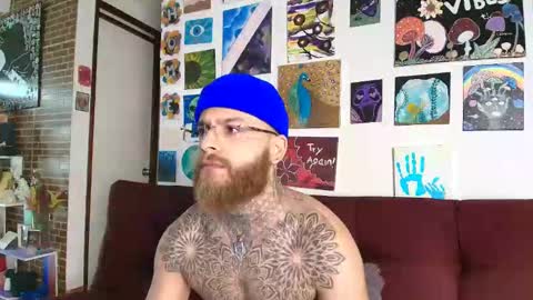 Snapshot of vickingcock7 chatting on 21, 10, 2025 vickingcock7 online show from 21, 10, 2025