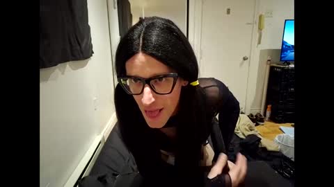 Snapshot of vicky_crossdresser chatting on 22, 10, 2025 vicky_crossdresser online show from 22, 10, 2025