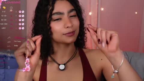 Snapshot of vicky_curly chatting on 2, 10, 2025 vicky_curly online show from 2, 10, 2025