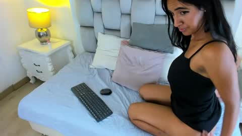 Snapshot of vicky_franco chatting on 2, 6, 2026 vicky franco online show from 2, 6, 2026