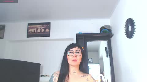 Vicky  online show from 1, 6, 2026