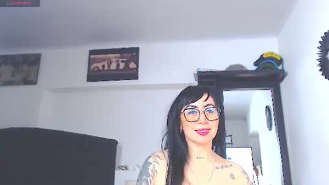 Snapshot of vicky_hotmilf chatting on 17, 7, 2026 Vicky online show from 17, 7, 2026