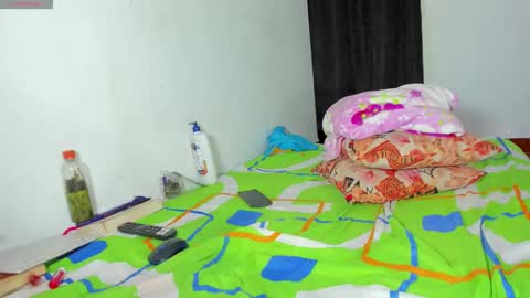 Snapshot of vicky_hotteei chatting on 22, 10, 2025 vicky manuela online show from 22, 10, 2025