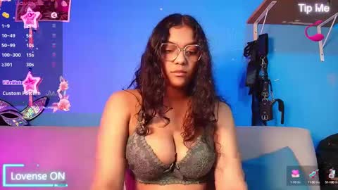 Snapshot of vicky_miller_05 chatting on 4, 3, 2025 vicky_miller_05 online show from 4, 3, 2025