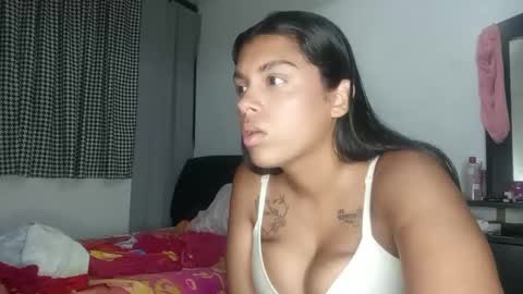 vickyhm22 online show from 9, 9, 2025