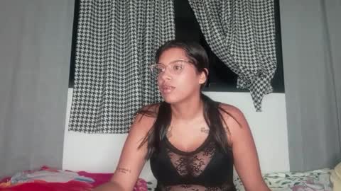 vickyhm22 online show from 8, 10, 2025