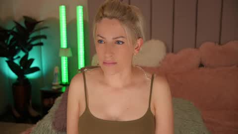 Snapshot of vickysecret96 chatting on 23, 4, 2026 vickysecret96 online show from 23, 4, 2026