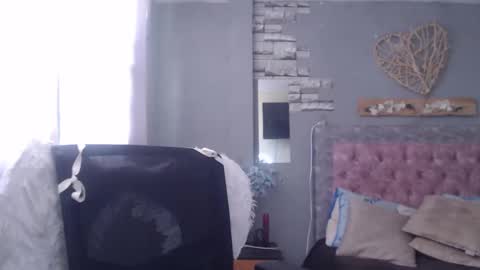 Hi guys   Im victoria  Be the one who can control me in PVT online show from 14, 12, 2024