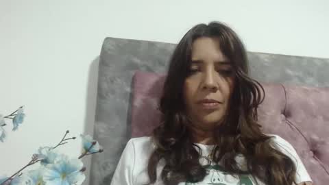 Hi guys   Im victoria  Be the one who can control me in PVT online show from 4, 1, 2025