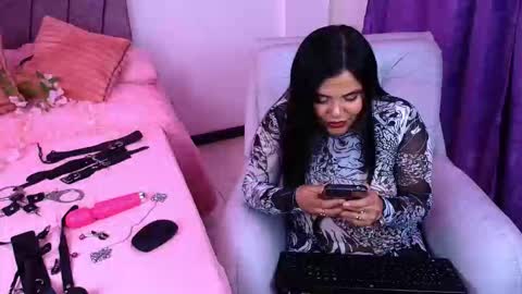 Snapshot of victoria_16_ chatting on 6, 11, 2025 victoria_16_ online show from 6, 11, 2025