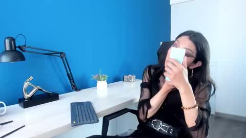 Victoria online show from 15, 12, 2025