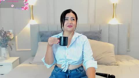 Snapshot of victoria_bourne chatting on 5, 11, 2025 victoria online show from 5, 11, 2025