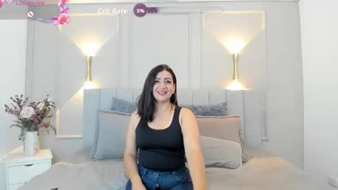 Snapshot of victoria_bourne chatting on 15, 12, 2025 victoria online show from 15, 12, 2025