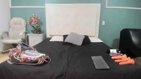 Snapshot of victoria_cutee chatting on 29, 5, 2026 online show from 29, 5, 2026