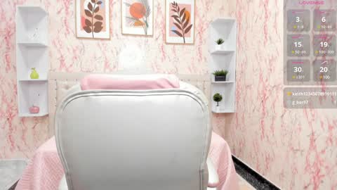 Victoria Houston  online show from 12, 12, 2024