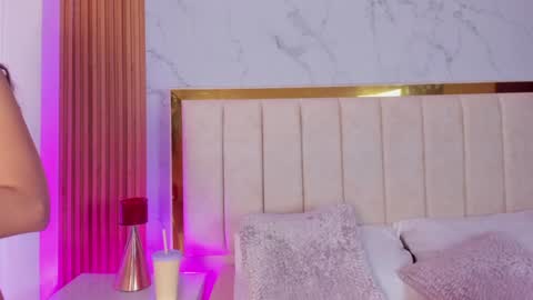 Snapshot of victoria_joliegb chatting on 17, 12, 2024 Victoria Lozano online show from 17, 12, 2024