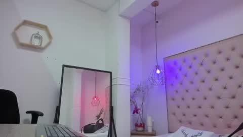 Snapshot of victoria_kitt chatting on 5, 7, 2026 victoria_kitt online show from 5, 7, 2026