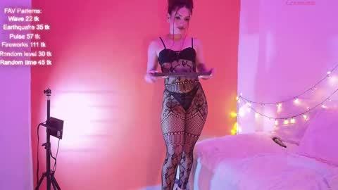 victoria_rossett online show from 10, 10, 2025