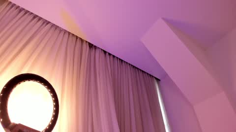 Snapshot of victoria_vallejo chatting on 1, 2, 2025 victoria online show from 1, 2, 2025