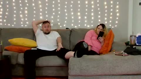Snapshot of victoriaandjesse chatting on 7, 12, 2024 Victoria and Jesse online show from 7, 12, 2024