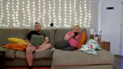 Snapshot of victoriaandjesse chatting on 1, 3, 2025 Victoria and Jesse online show from 1, 3, 2025