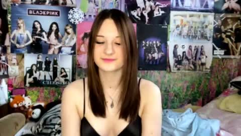 Snapshot of victoriabrandenberger chatting on 23, 4, 2026 Lana online show from 23, 4, 2026