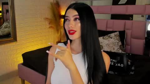 Snapshot of victoriagolden chatting on 5, 2, 2025 VICTORIA online show from 5, 2, 2025