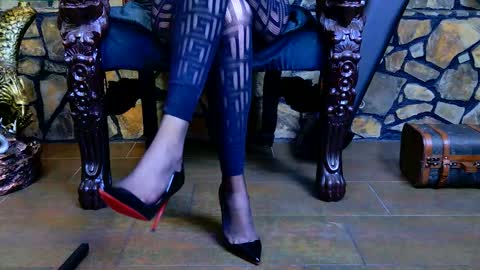 Snapshot of victoriaheller chatting on 30, 11, 2025 Victoria Heller online show from 30, 11, 2025