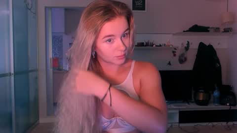 Snapshot of victoriande chatting on 18, 9, 2025 Eva and Victor online show from 18, 9, 2025