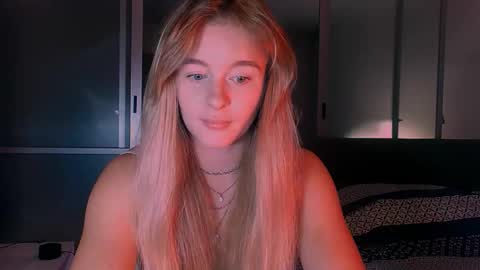 Snapshot of victoriande chatting on 6, 10, 2025 Eva and Victor online show from 6, 10, 2025