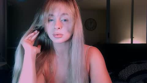 Snapshot of victoriande chatting on 11, 10, 2025 Eva and Victor online show from 11, 10, 2025