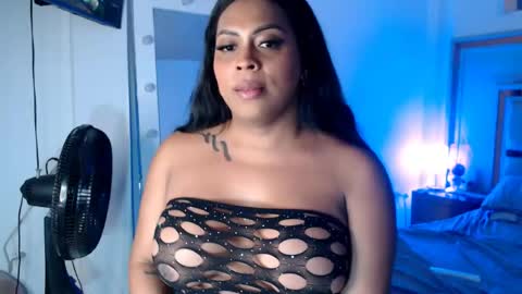 Snapshot of victoriaphillips chatting on 19, 6, 2026 ONLYFANS online show from 19, 6, 2026