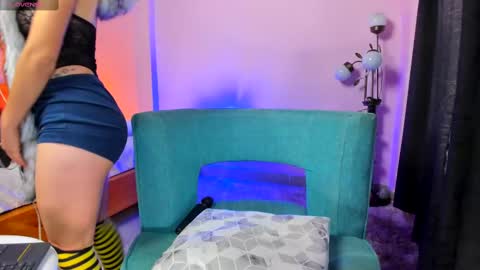 Snapshot of victoriasmithtv chatting on 18, 2, 2025 victoriasmithtv online show from 18, 2, 2025