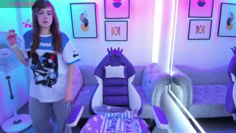 Snapshot of victoriia_doll chatting on 20, 4, 2026 Victoria. online show from 20, 4, 2026