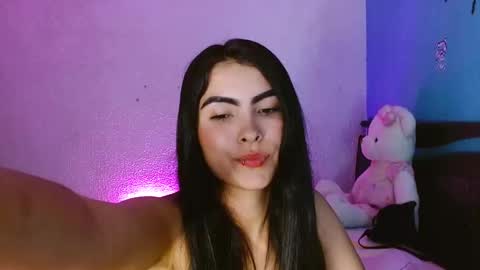 Snapshot of victoriia_henao_ chatting on 5, 3, 2026 victoriia_henao_ online show from 5, 3, 2026