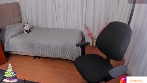 V  I C  T O R I A  online show from 27, 12, 2024