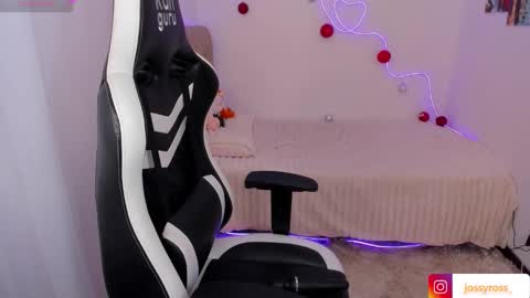 V  I C  T O R I A  online show from 22, 11, 2025