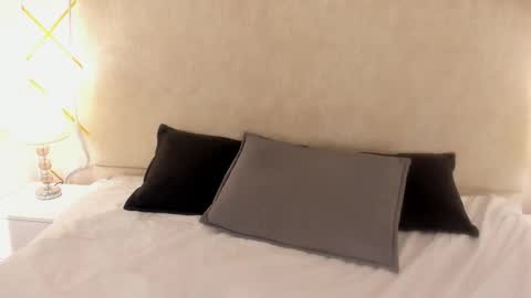 Snapshot of viiolet_whitee chatting on 29, 3, 2026 Violet online show from 29, 3, 2026