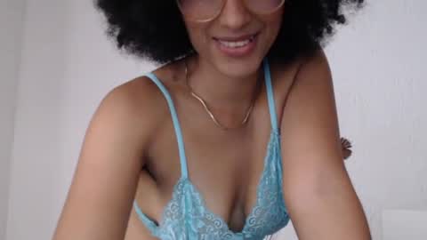 Snapshot of viiolettaaa chatting on 1, 7, 2026 viiolettaaa online show from 1, 7, 2026