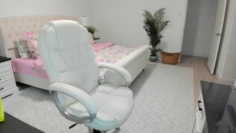 Ukrainian-woman online show from 8, 7, 2026