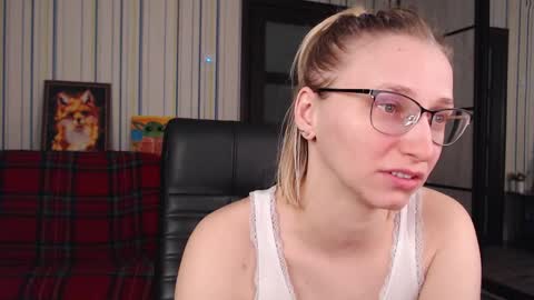 Snapshot of vikaericka chatting on 19, 3, 2026 Vika online show from 19, 3, 2026