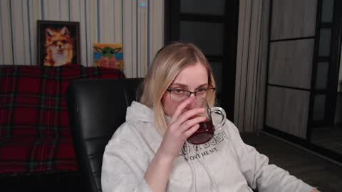 Snapshot of vikaericka chatting on 31, 3, 2026 Vika online show from 31, 3, 2026