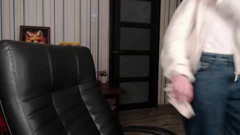 Snapshot of vikaericka chatting on 4, 4, 2026 Vika online show from 4, 4, 2026