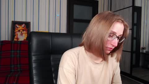 Snapshot of vikaericka chatting on 6, 4, 2026 Vika online show from 6, 4, 2026
