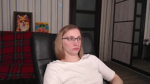Snapshot of vikaericka chatting on 19, 4, 2026 Vika online show from 19, 4, 2026