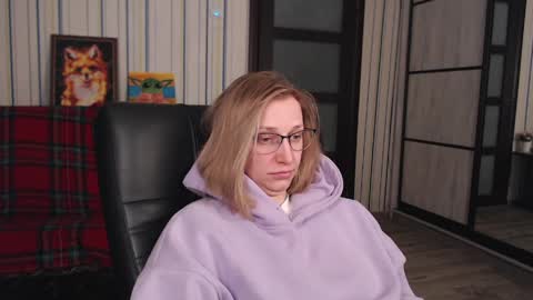 Snapshot of vikaericka chatting on 25, 4, 2026 Vika online show from 25, 4, 2026