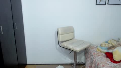 Snapshot of viki_mom chatting on 11, 12, 2024 Viki Mom  online show from 11, 12, 2024