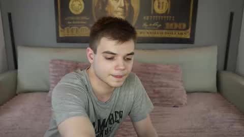 Snapshot of vikki_and_george chatting on 8, 9, 2025 vikki and george online show from 8, 9, 2025